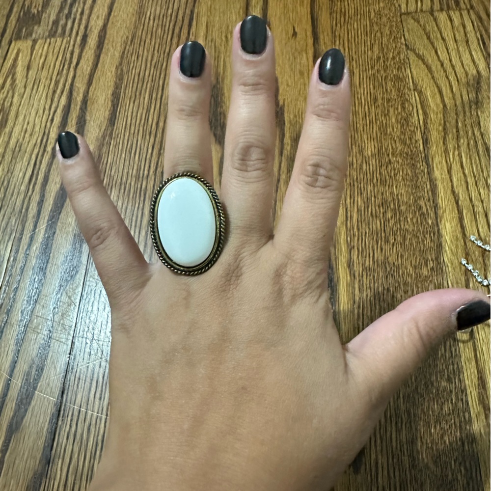 Oversized ring